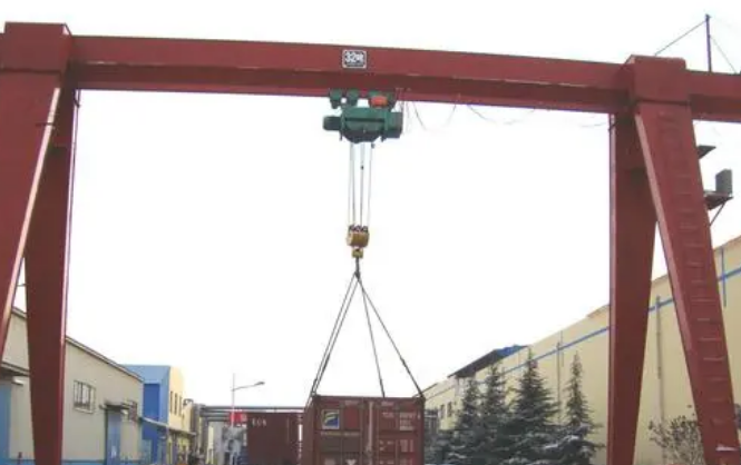 沙塵暴天氣下不要用鋼絲繩電動(dòng)葫蘆吊裝重物